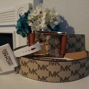 🆕️Michael Kors MK Women's Gold Tone Buckle Tan